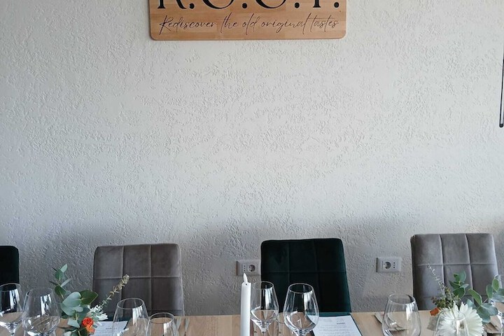 Dining 139 of 184
