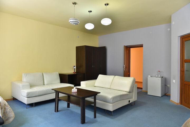 Room 14 of 30