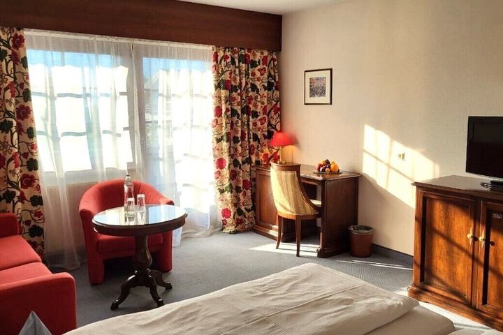 Room 18 of 119