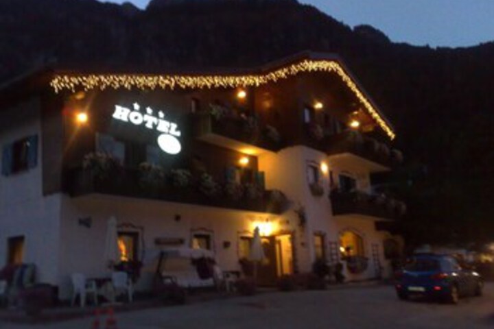 Hotel 12 of 30