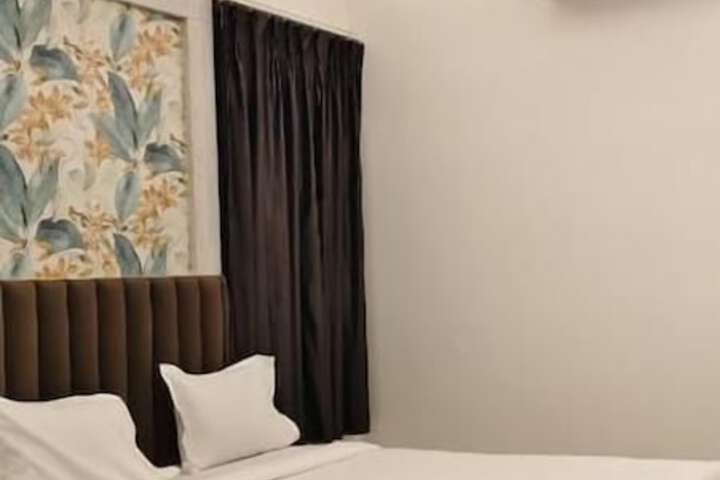 Room 5 of 21