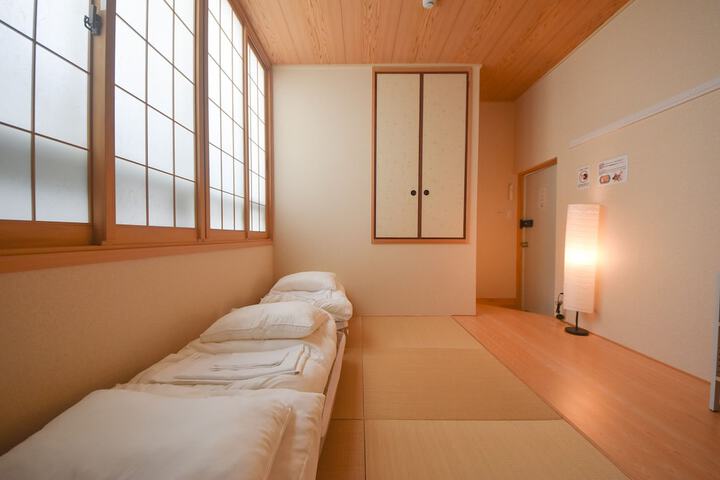 Room 4 of 97