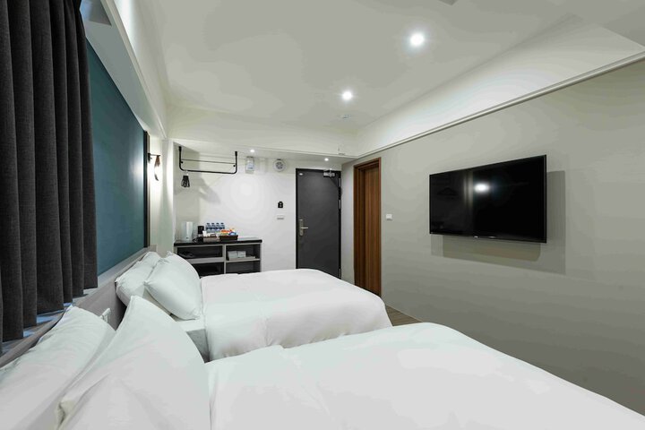 Room 11 of 68