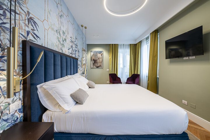 Room 44 of 76