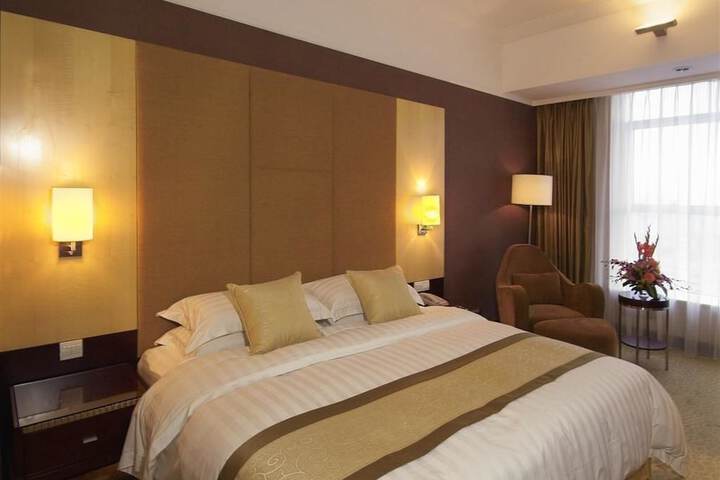 Room 4 of 22