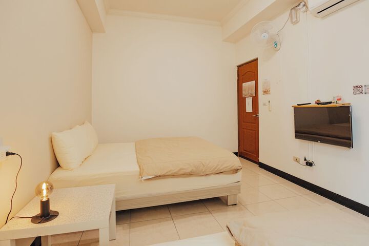 Room 26 of 93