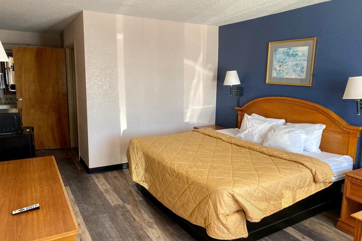 Room 13 of 69