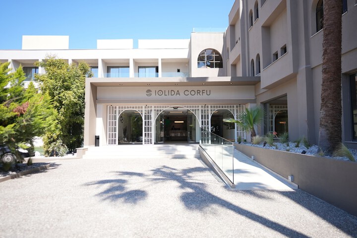 Hotel 144 of 160