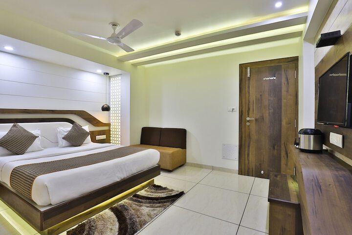 Room 35 of 66