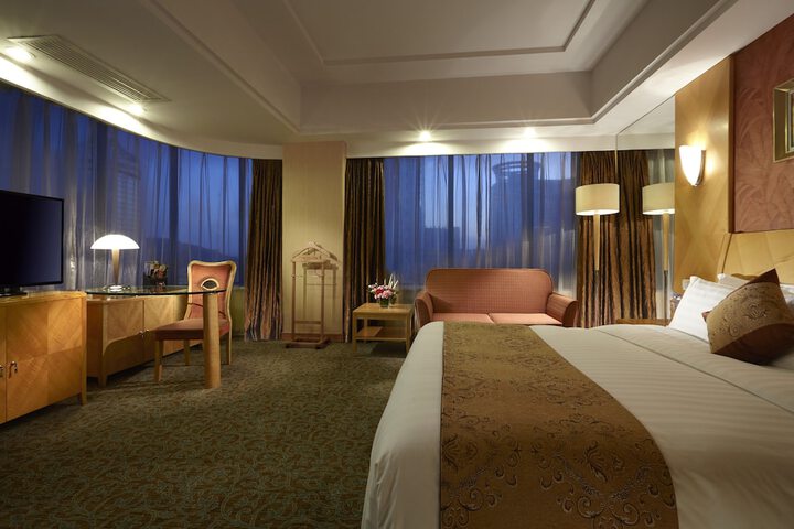 Room 10 of 40