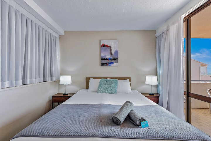 Room 4 of 52