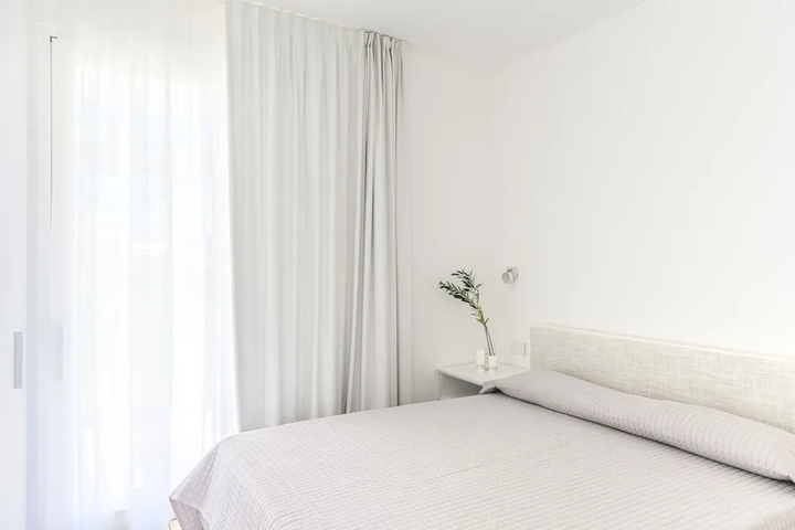 Room 2 of 12
