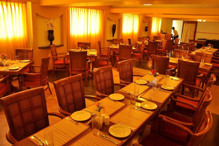 Dining 52 of 68