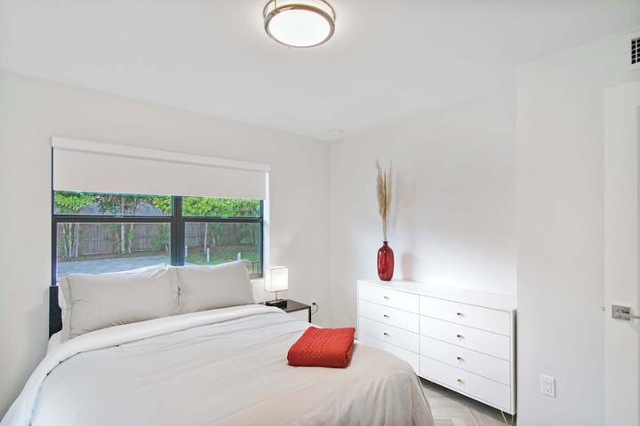 Room 8 of 25