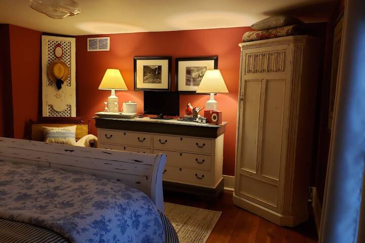 Room 3 of 46