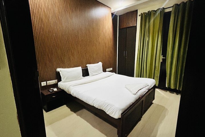 Room 15 of 24