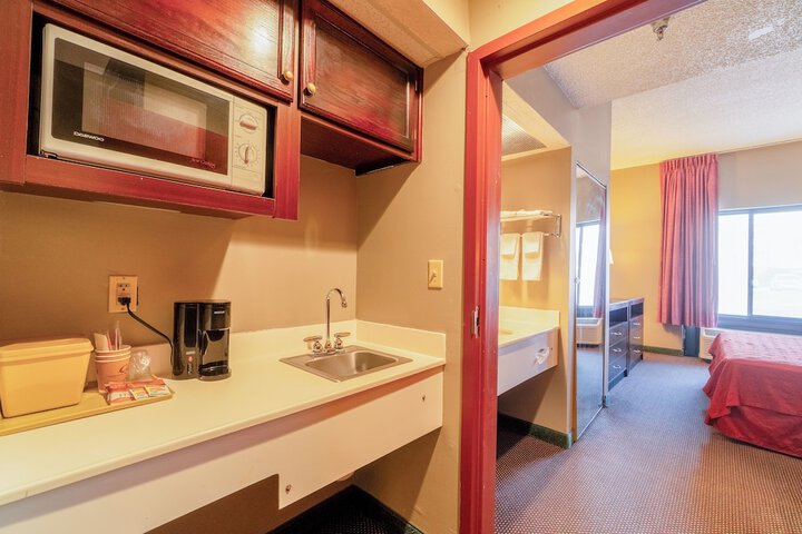 1 King Bed Suite (22 of 33)
