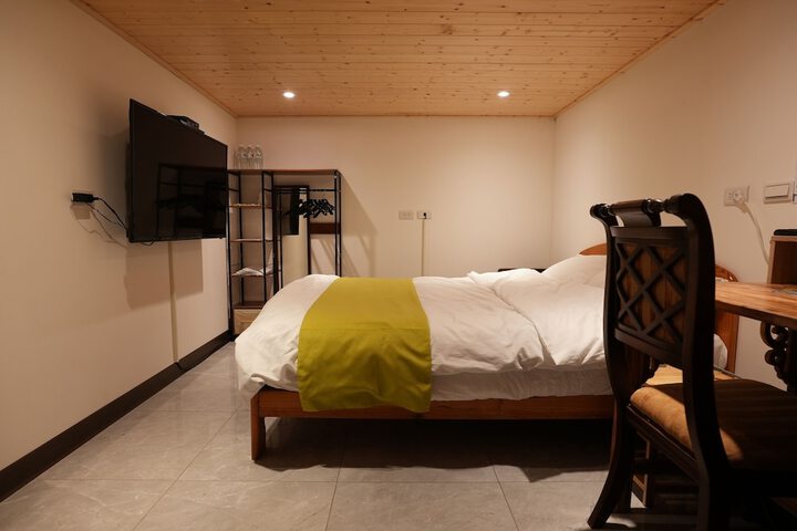 Room 19 of 37