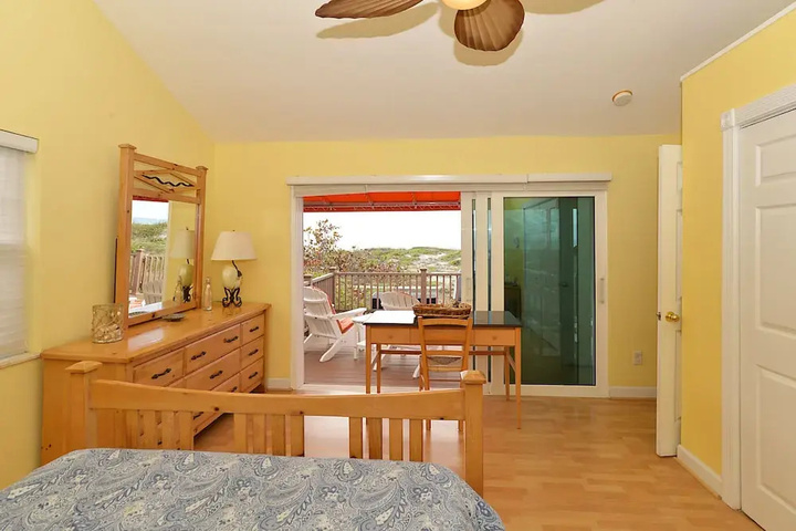 Room 4 of 14