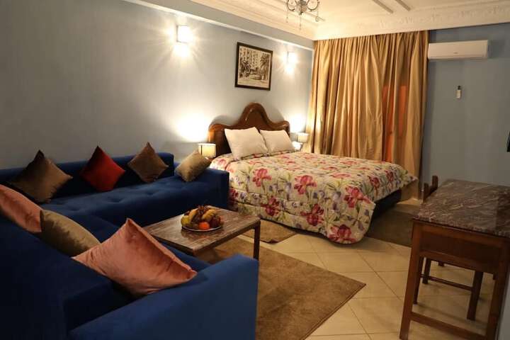Room 8 of 27