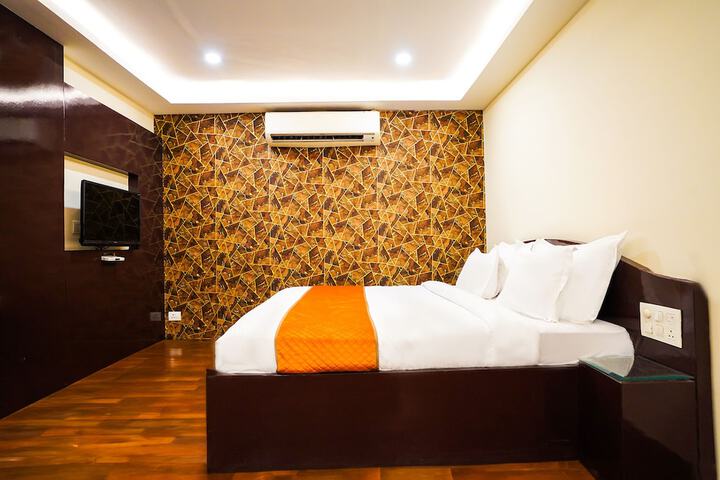 Room 15 of 46