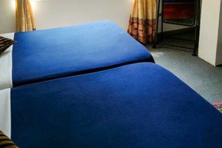 Room 12 of 16