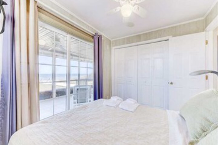 Room 25 of 29