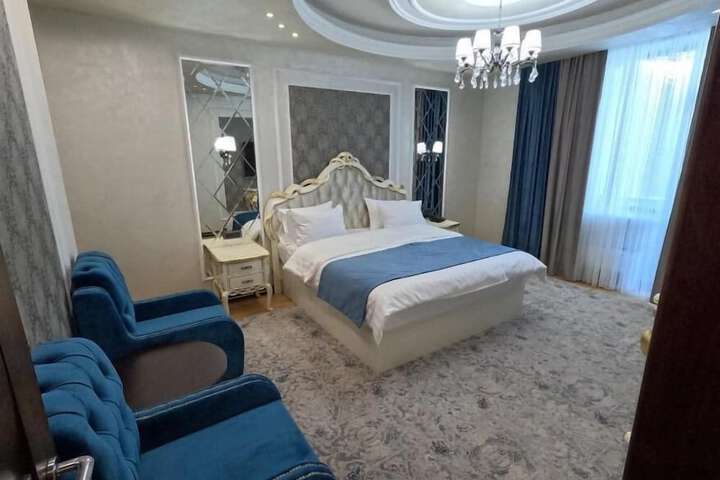 Room 8 of 25