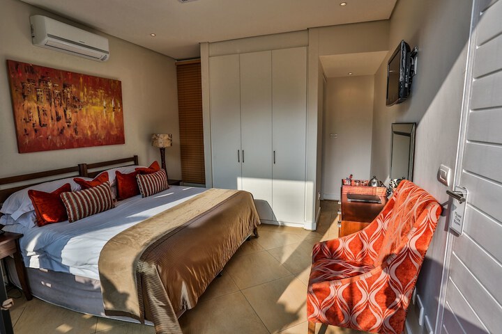 Room 11 of 73