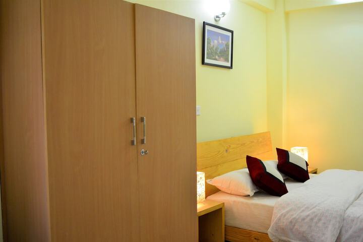 Room 11 of 48