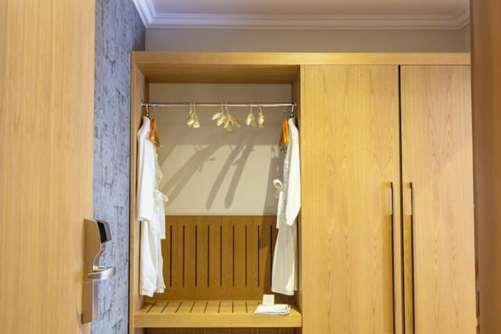 Room 30 of 78