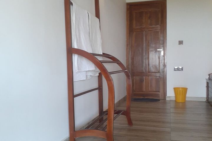 Room 5 of 32