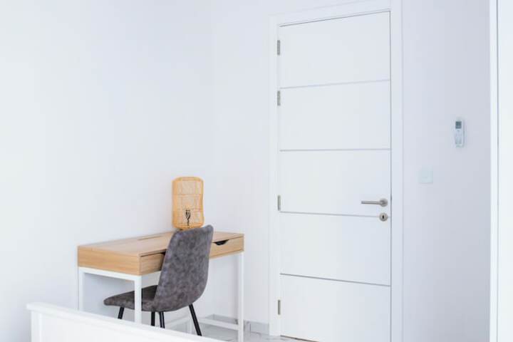 Room 4 of 6