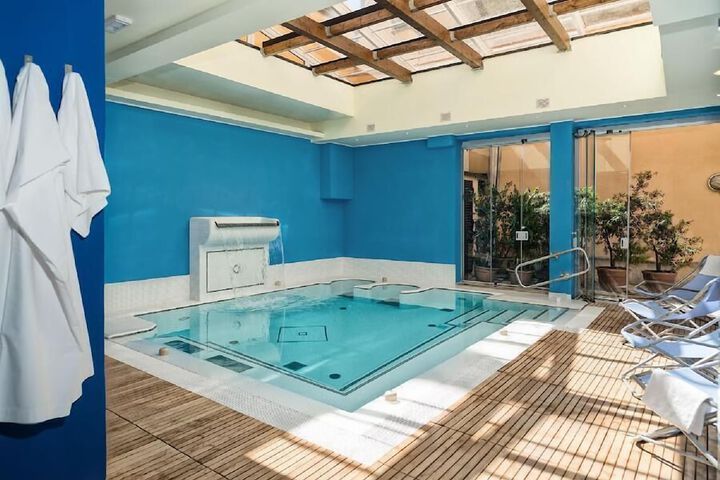 Pool 18 of 44