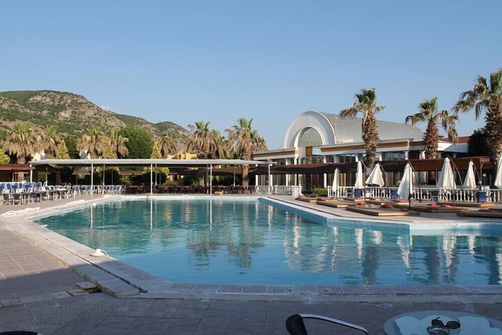 Hotel Pool