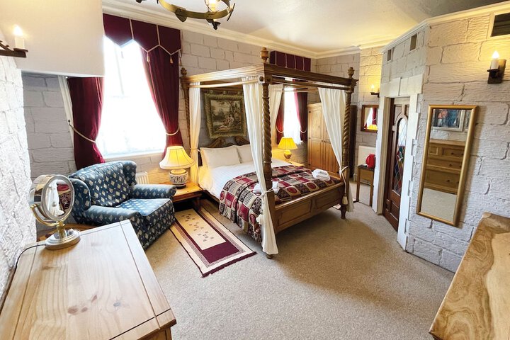 Room 16 of 51