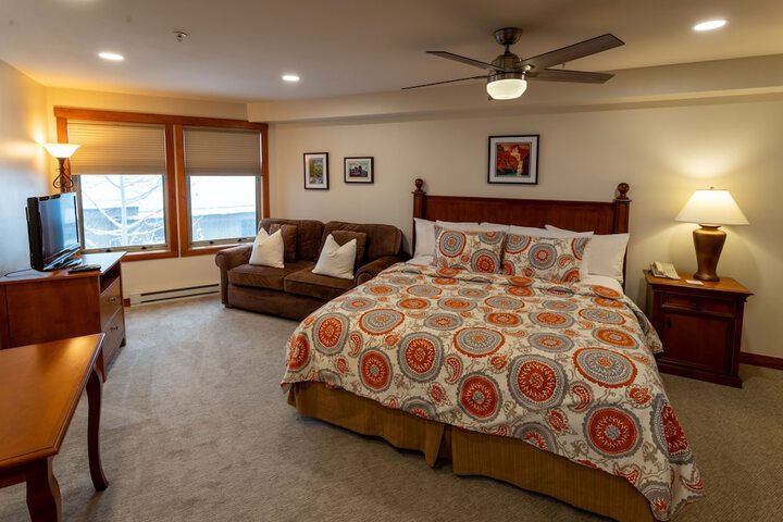 Exterior of 1307b - King Standard Eagle Springs West Hotel Room