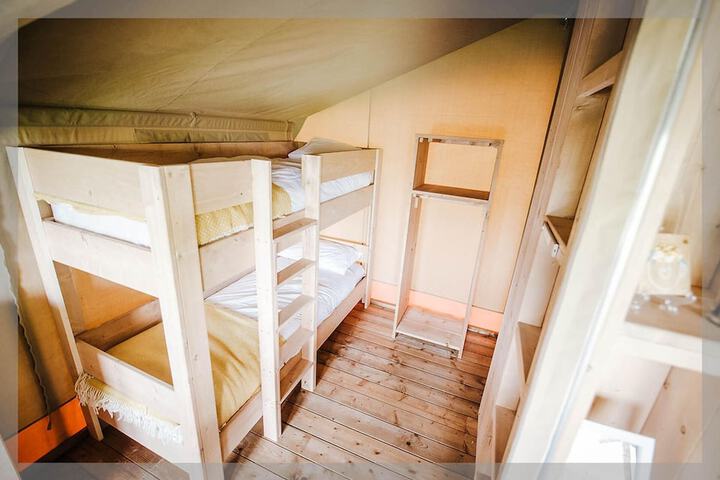Room 2 of 17