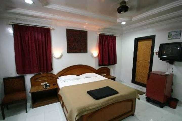 Room 3 of 24