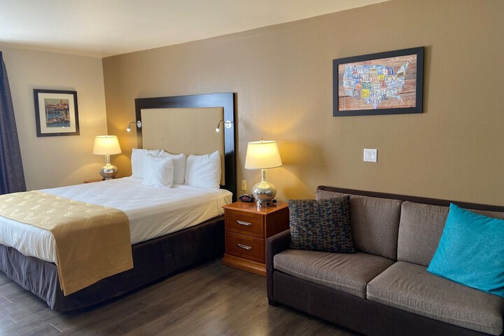 Room 4 of 24