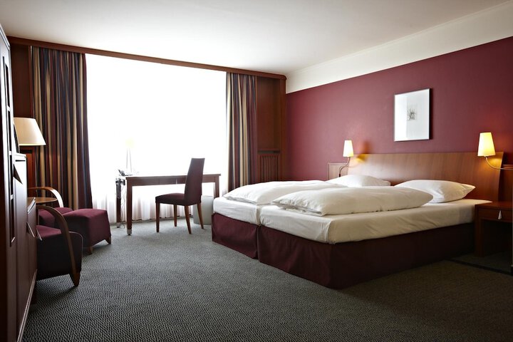 Room 7 of 73