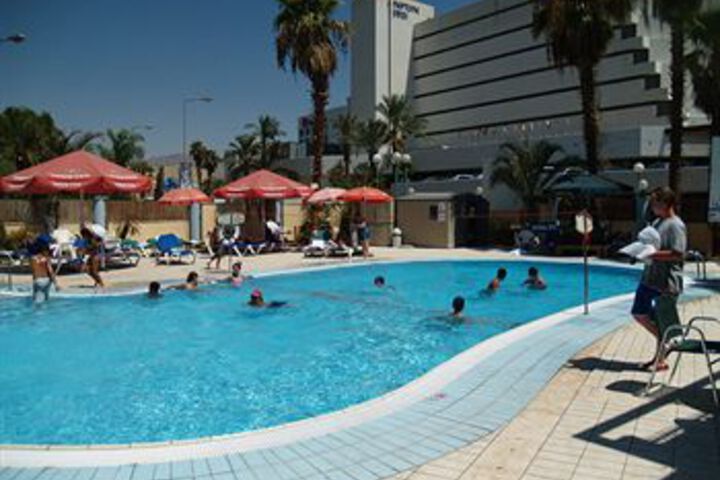 Pool 13 of 17