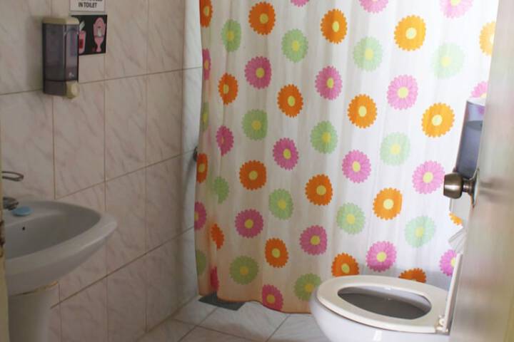 Room 5 of 11