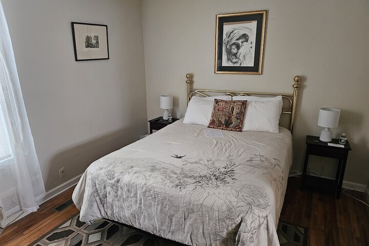 Room 10 of 34