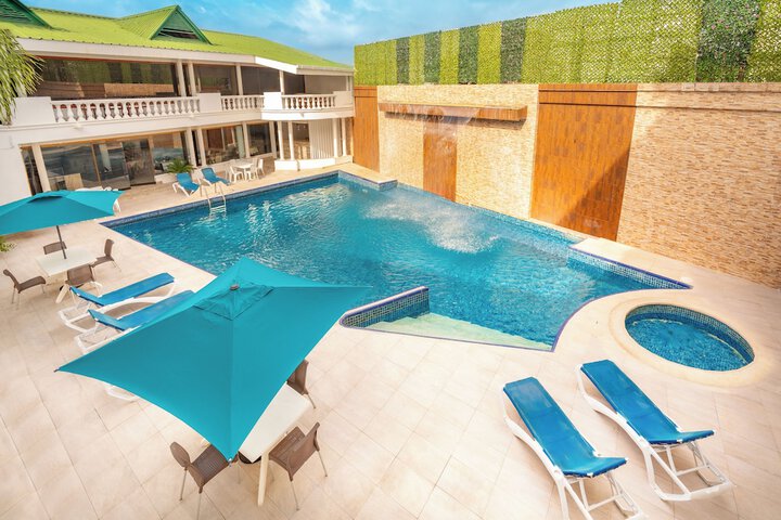 Pool 52 of 77