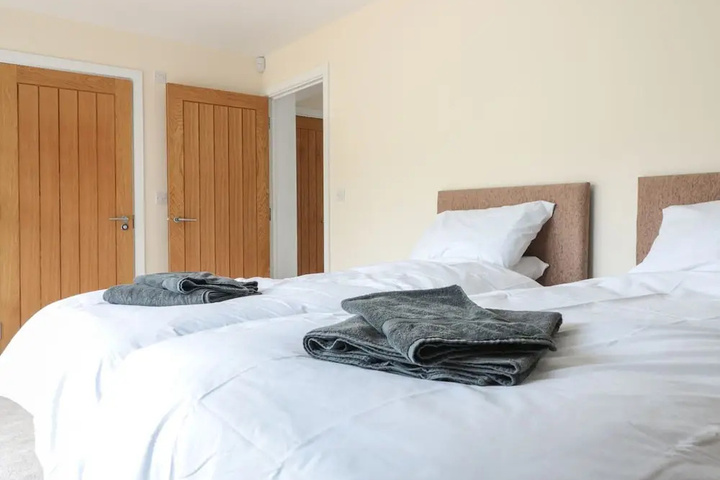 Room 3 of 10