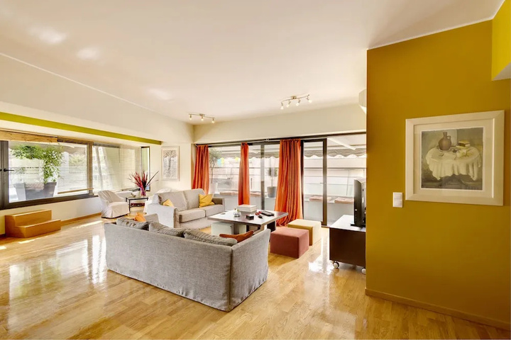 Room 4 of 13