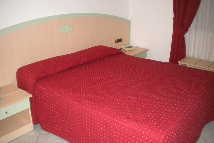 Room 8 of 52