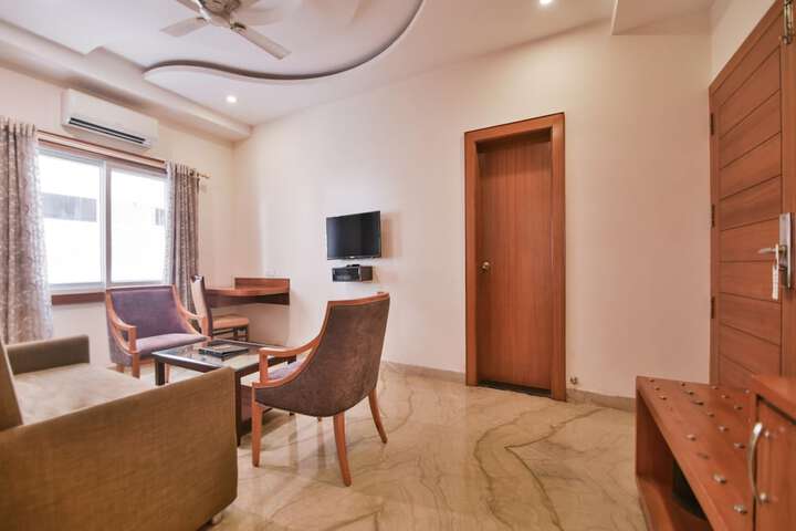 Room 30 of 48