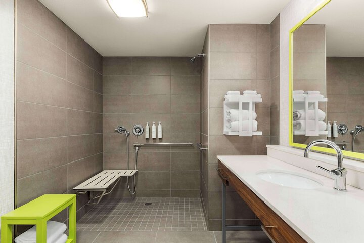 1 King Hearing Accessible (6 of 8)
